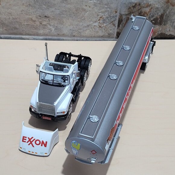 Exxon 2000 Premier Die Cast Collectible Tanker - Picture 7 of 13